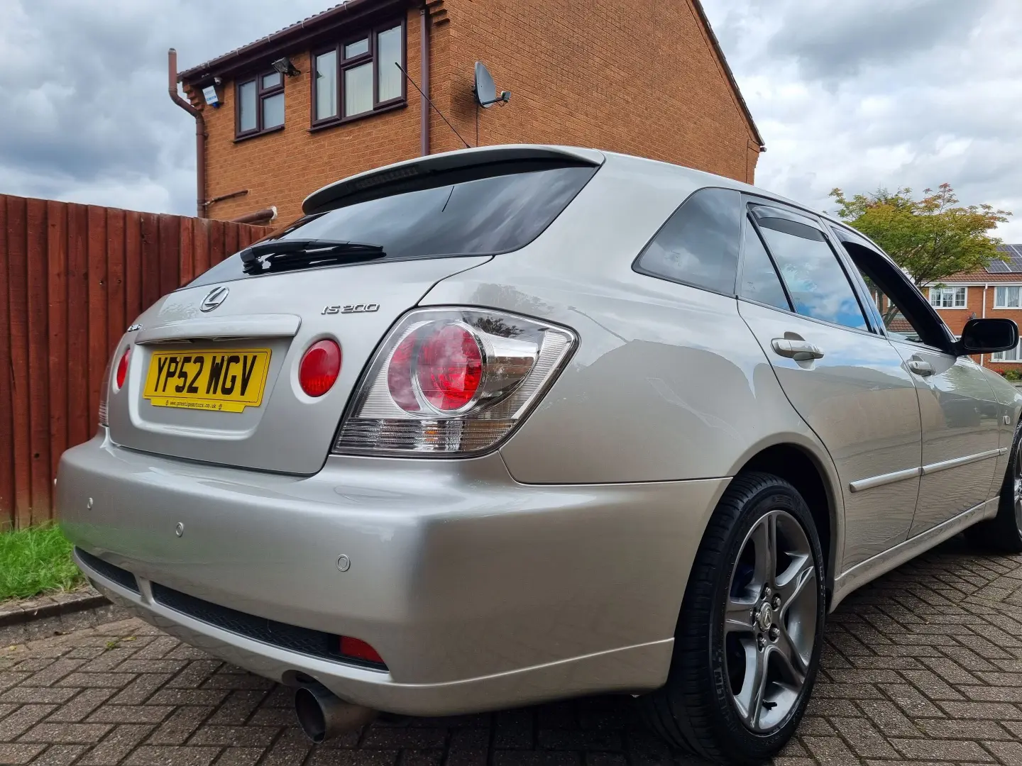 Lexus IS IS Sport Cross 200 6