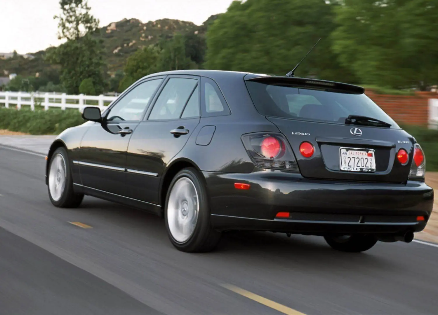 Lexus IS IS Sport Cross 300 1