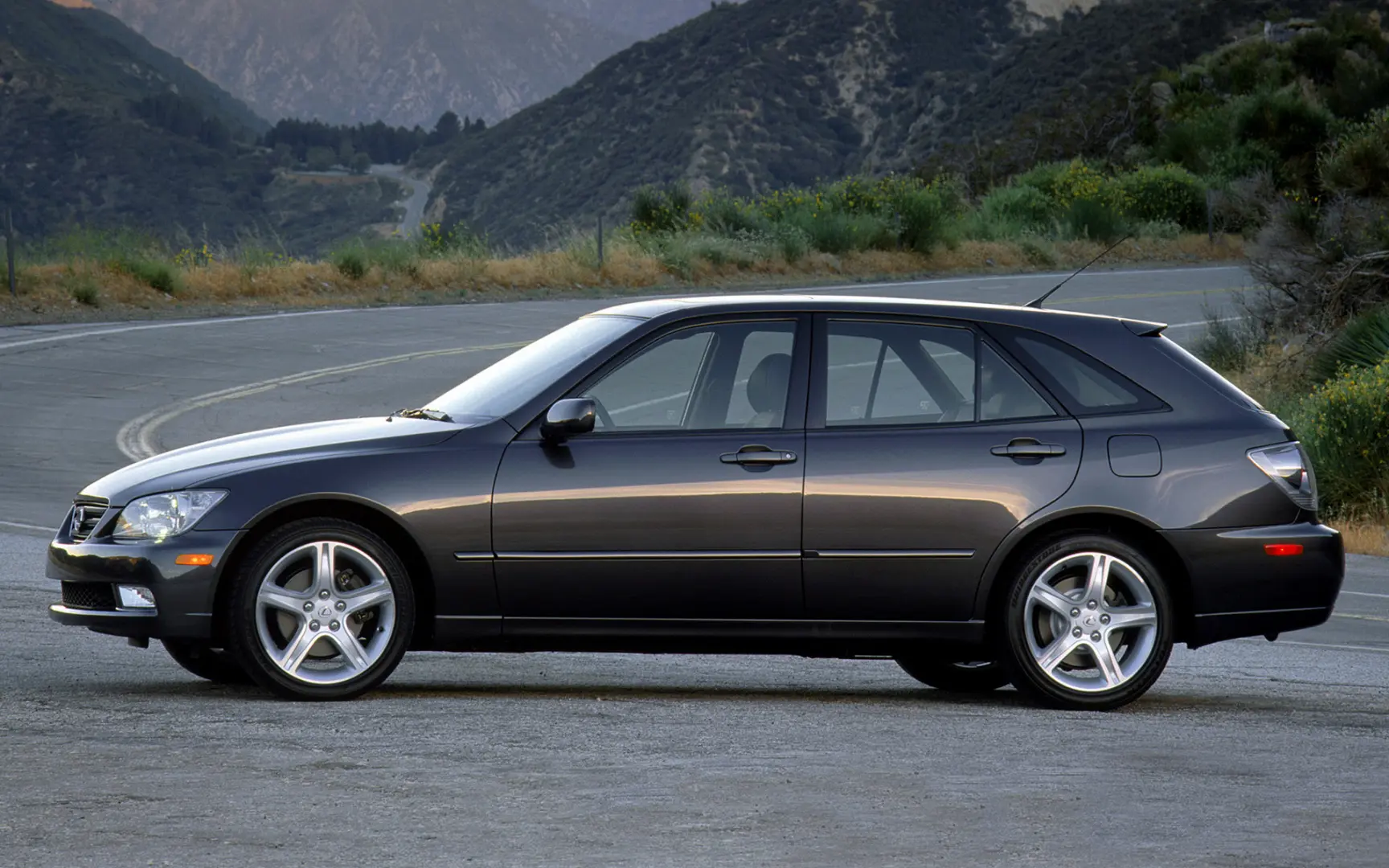 Lexus IS IS Sport Cross 300 3