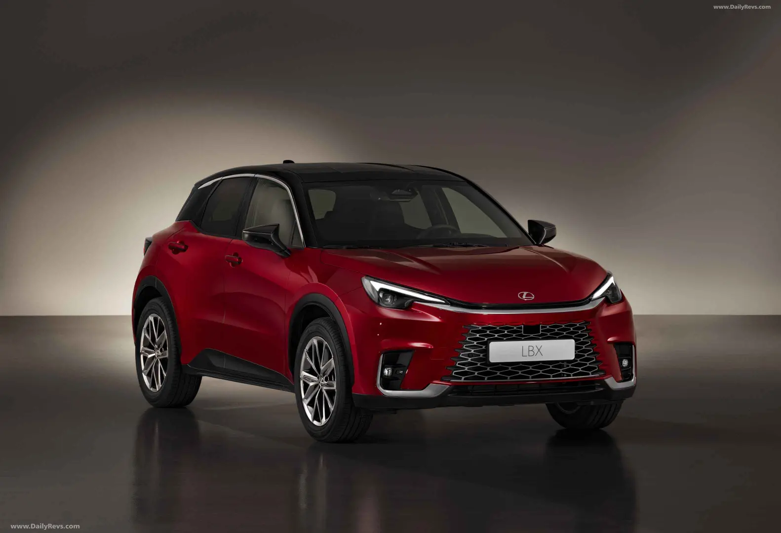 Lexus LBX LBX 1.5 HEV Emotion E-CVT 5