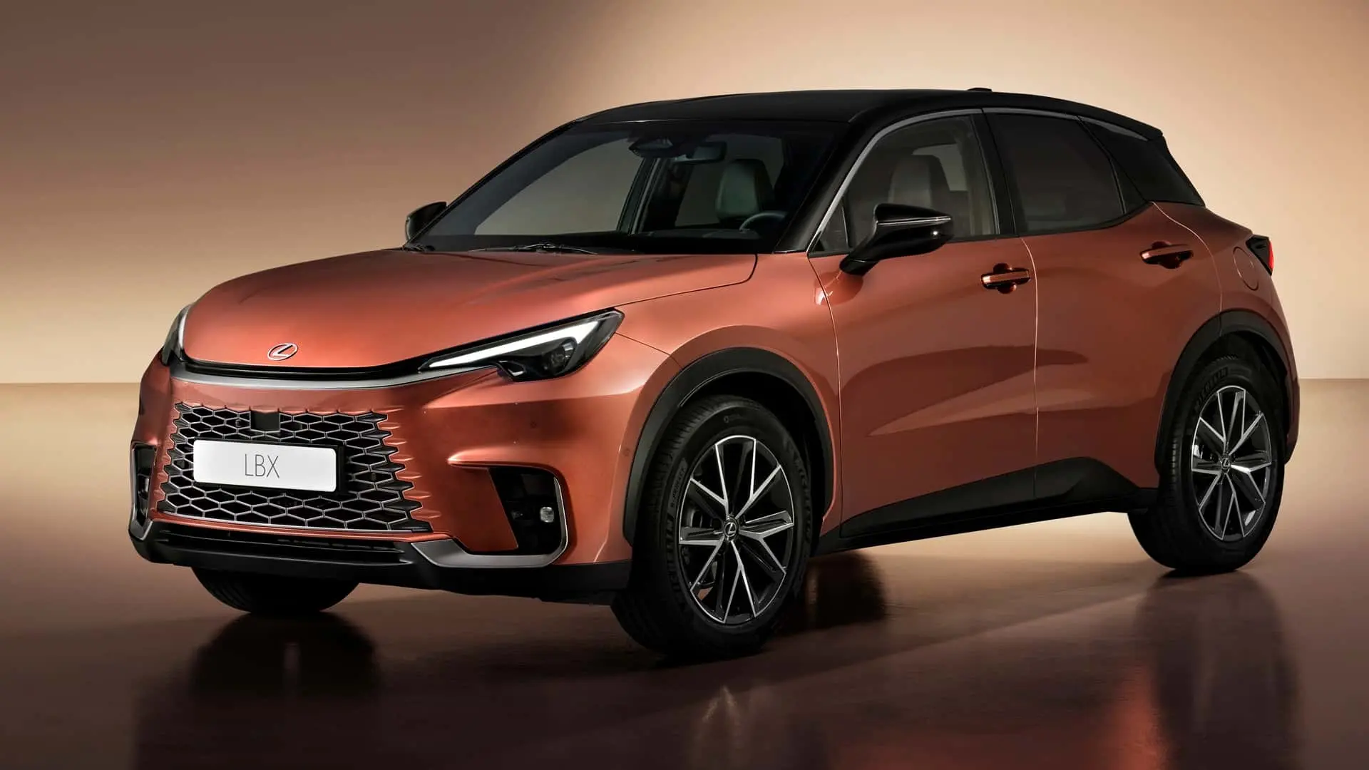 Lexus LBX LBX 1.5 HEV Relax E-CVT 0