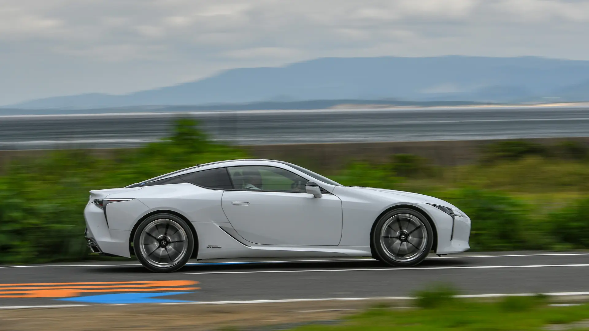 Lexus LC LC 500h 5.0 Sport Plus 6