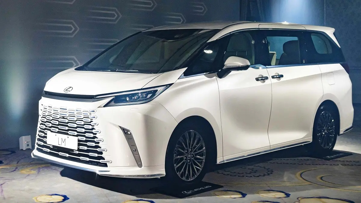 Lexus LM LM 350h 4 Koltuklu 1