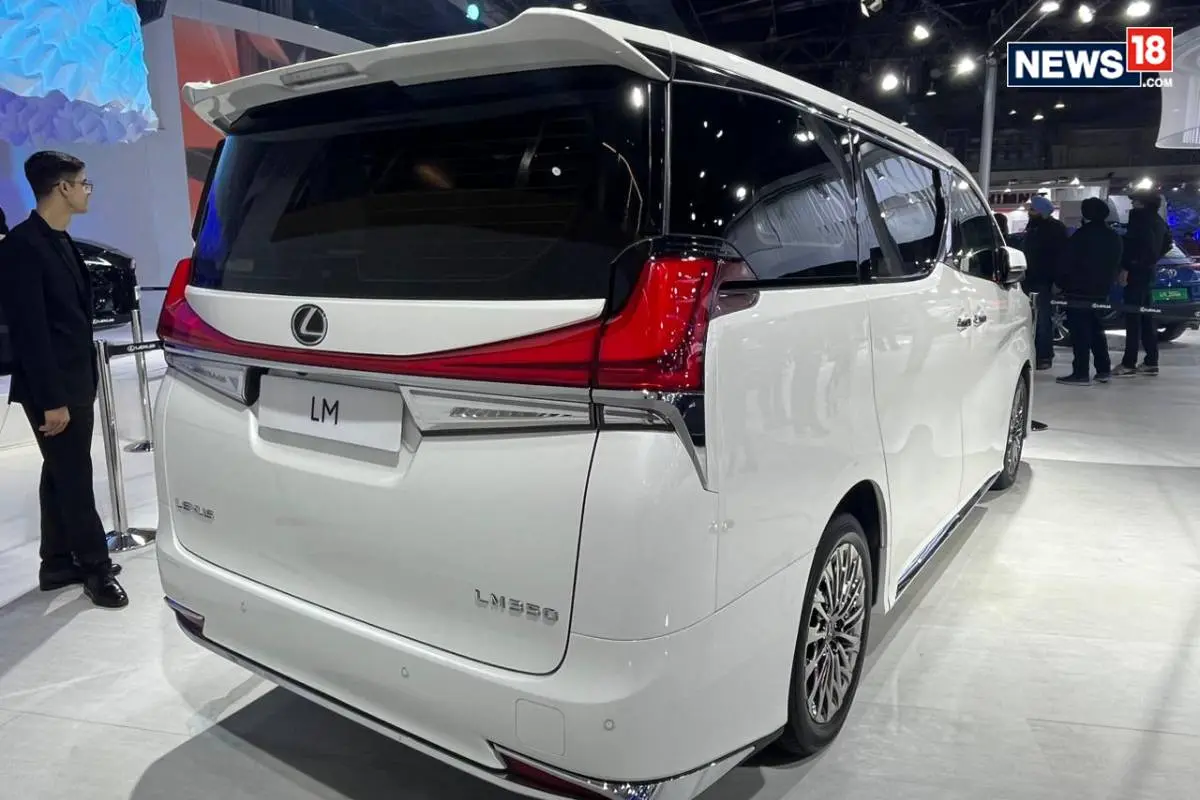 Lexus LM LM 350h 4 Koltuklu 1