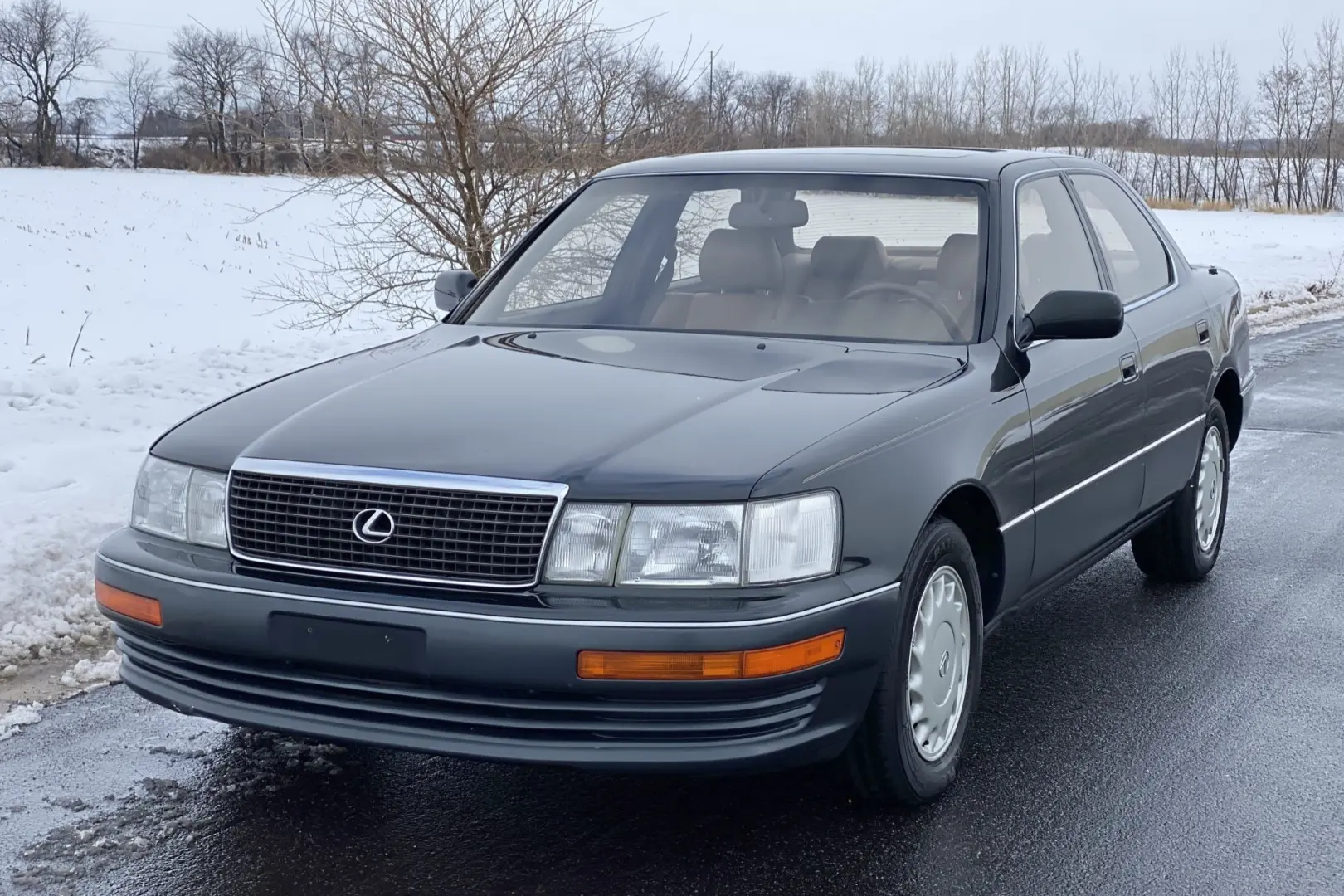 Lexus LS LS 400 3