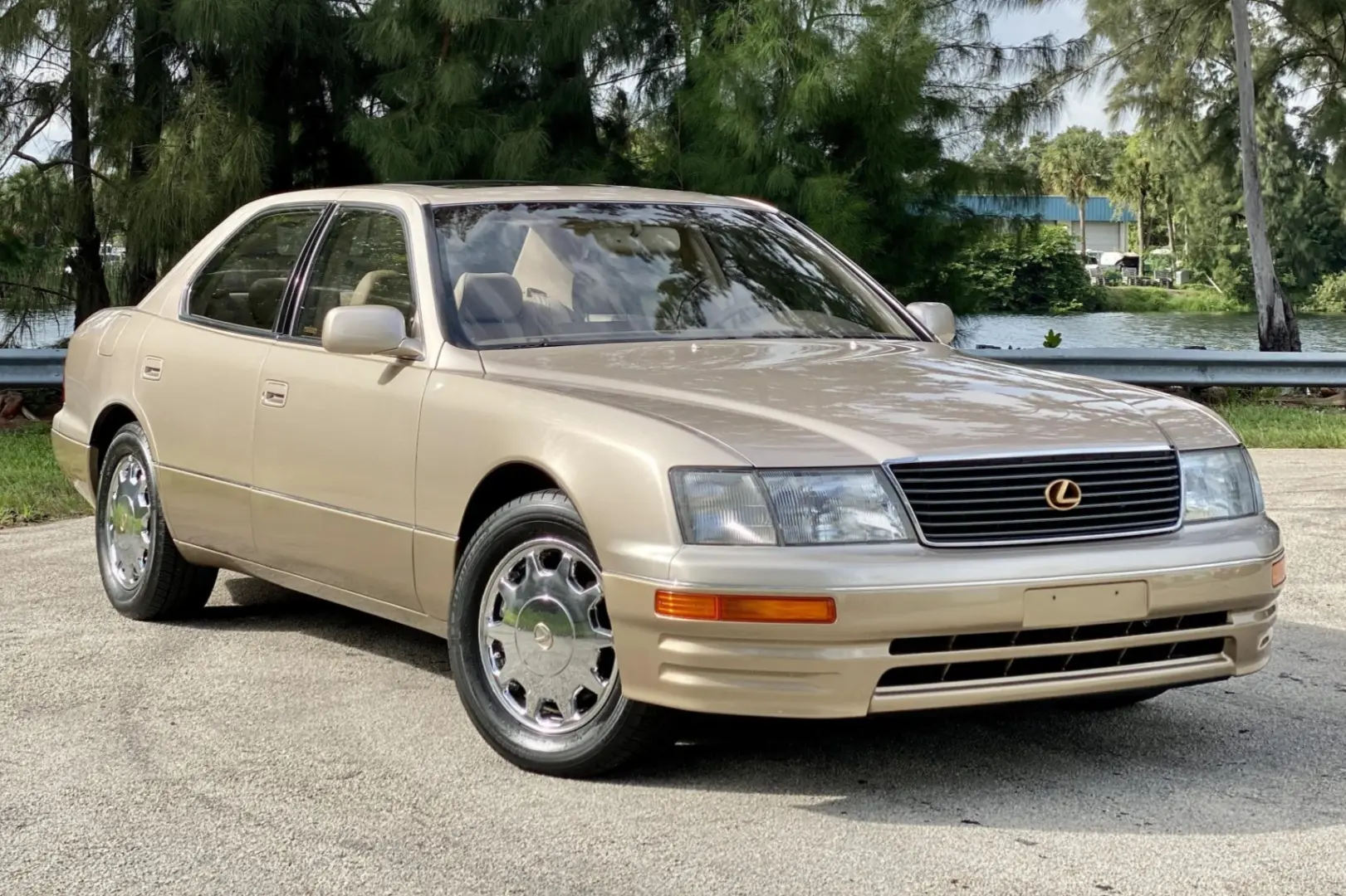 Lexus LS LS 400 0
