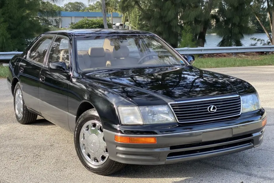 Lexus LS LS 400 3