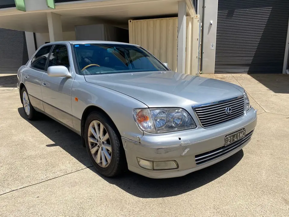 Lexus LS LS 400 3