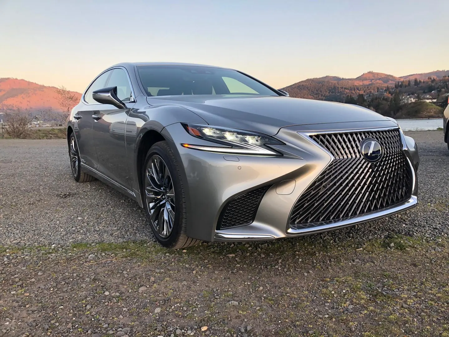 Lexus LS LS 500h Exclusive AWD Hybrid 1