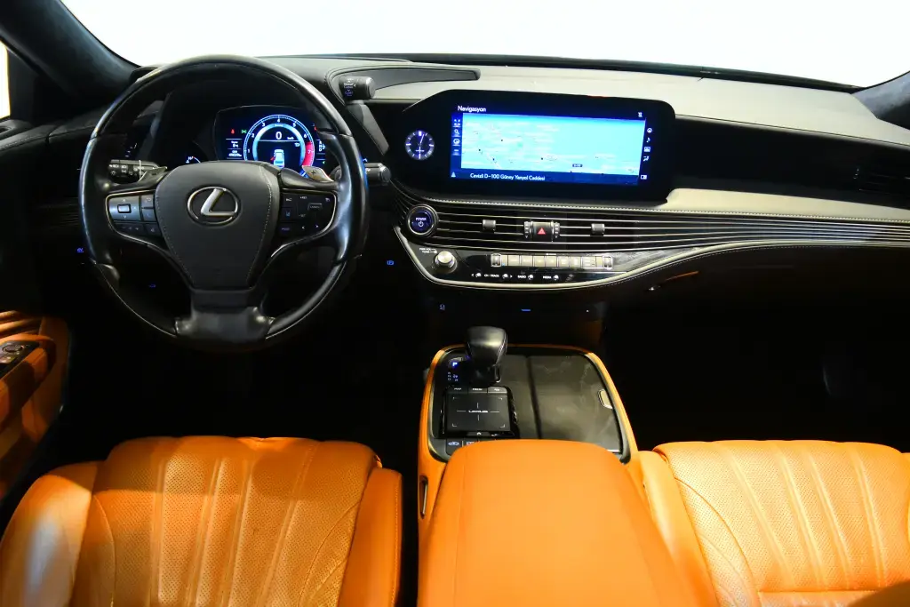 Lexus LS LS 500h Exclusive Multi Stage Hybrid AWD 4