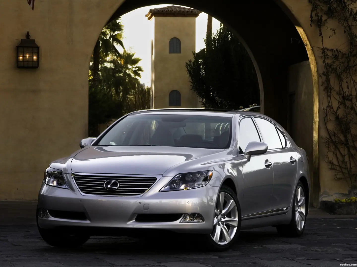 Lexus LS LS 600h Long CVT 4