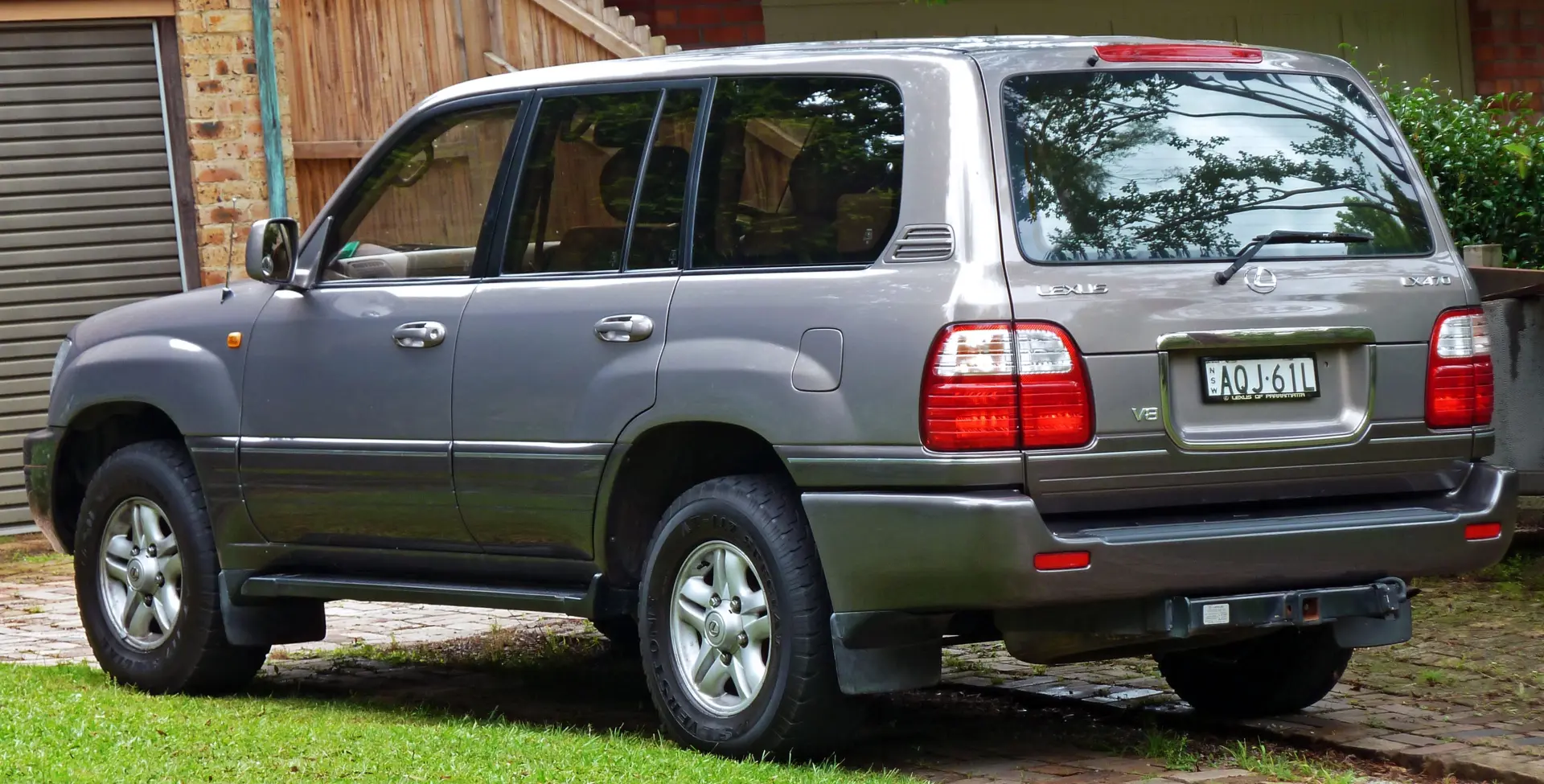 Lexus LX LX SUV 470 V8 AWD 3