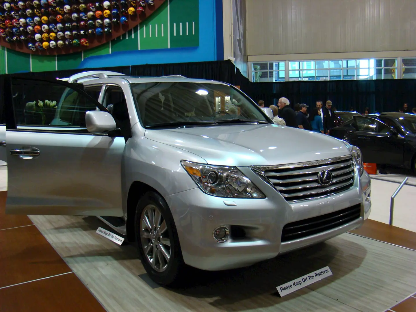 Lexus LX LX SUV 570 V8 AWD 4
