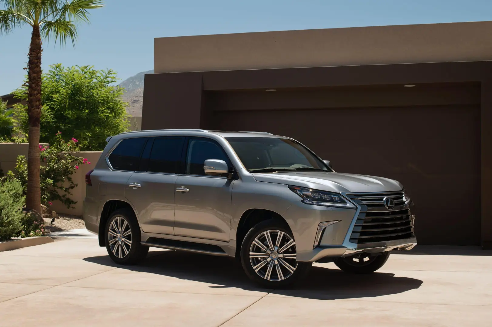 Lexus LX LX SUV 570 V8 AWD 4