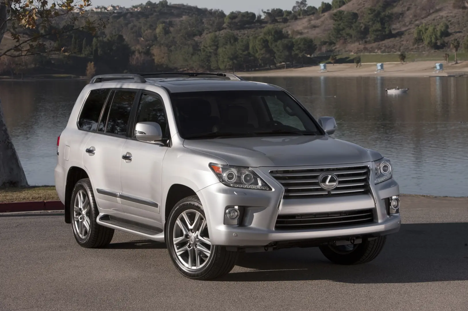 Lexus LX LX SUV 570 V8 AWD 6
