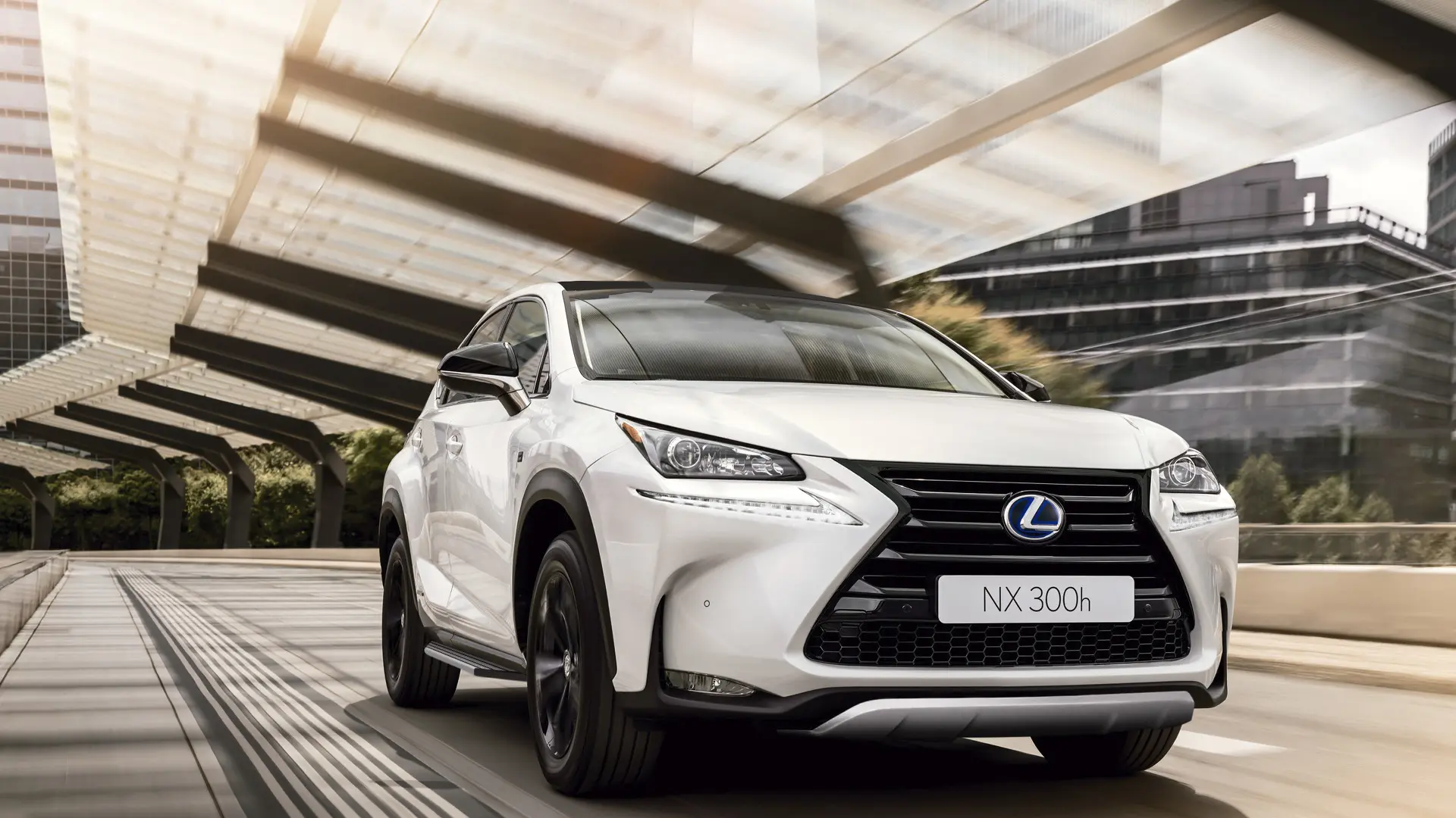 Lexus NX NX 300h 4x4 F Sport e-CVT 1