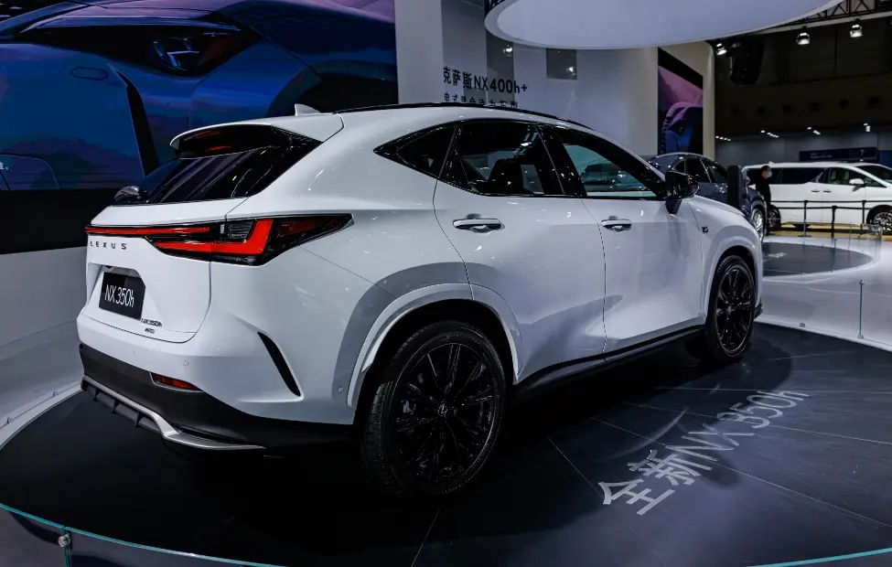 Lexus NX NX 350h Business Plus 4x4 e-CVT 1