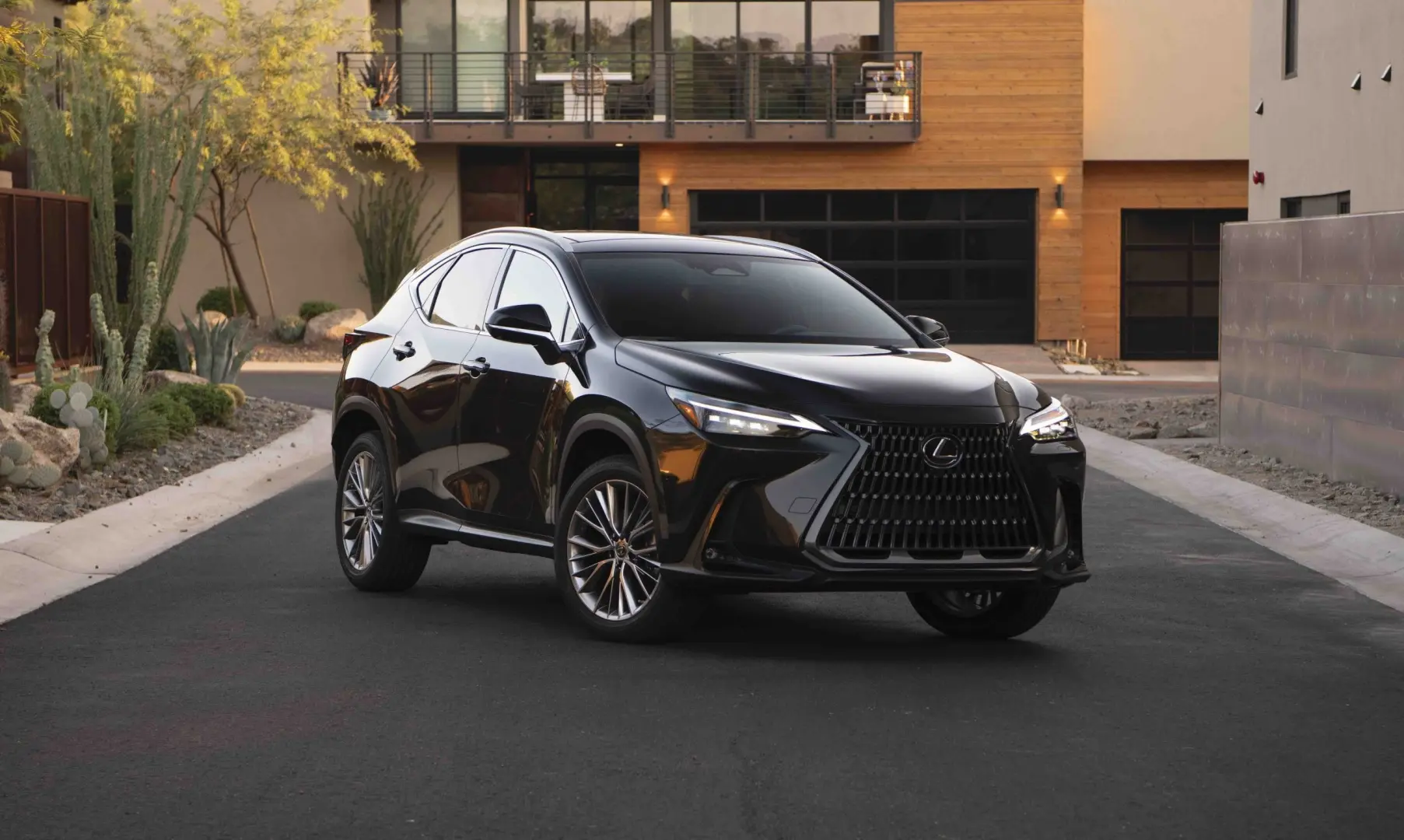Lexus NX NX 450h+ Executive 4X4 E-CVT 3