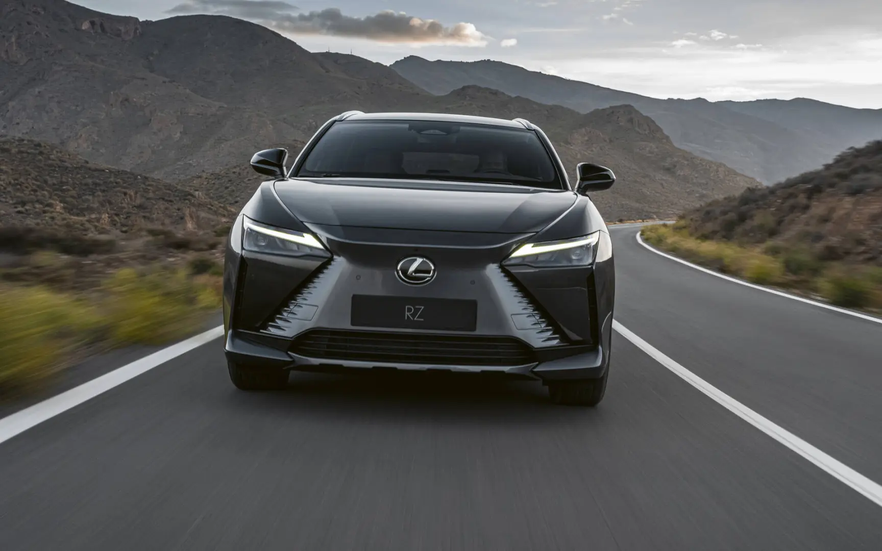 Lexus RZ RZ 450E Executive 4