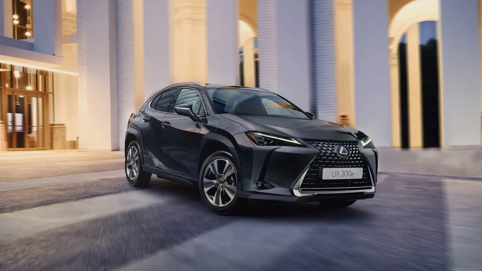 Lexus UX UX 300E Executive 7