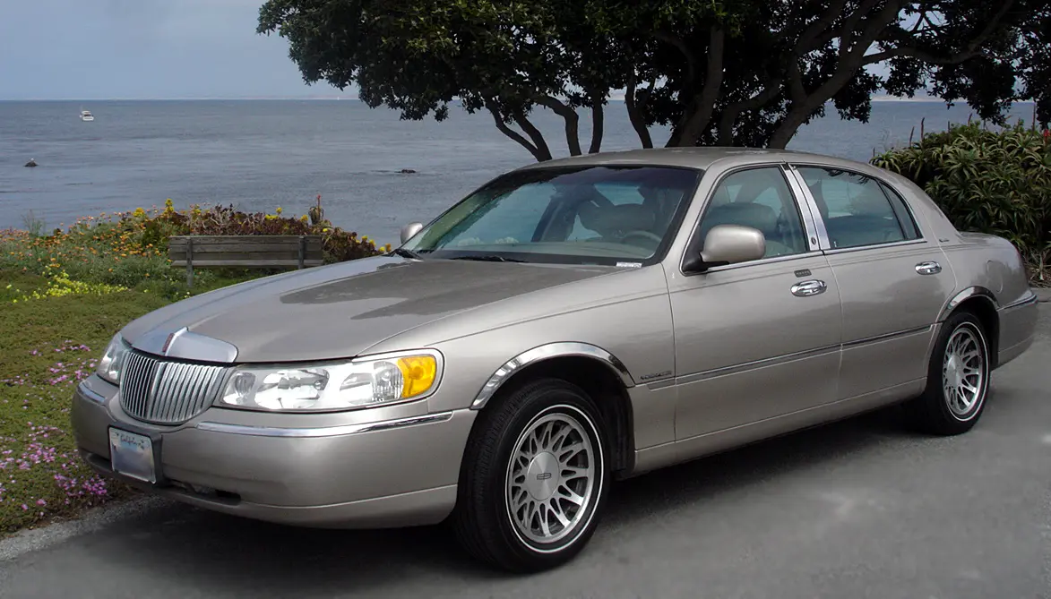 Lincoln Town Car Town Car 4.6 Ultimate 2