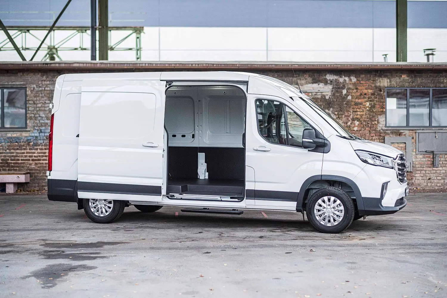 Maxus e-Deliver e-Deliver 90 KW Uzun Şasi 6