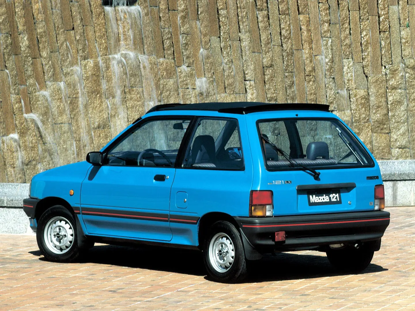 Mazda 121 121 1.3 16V S 3