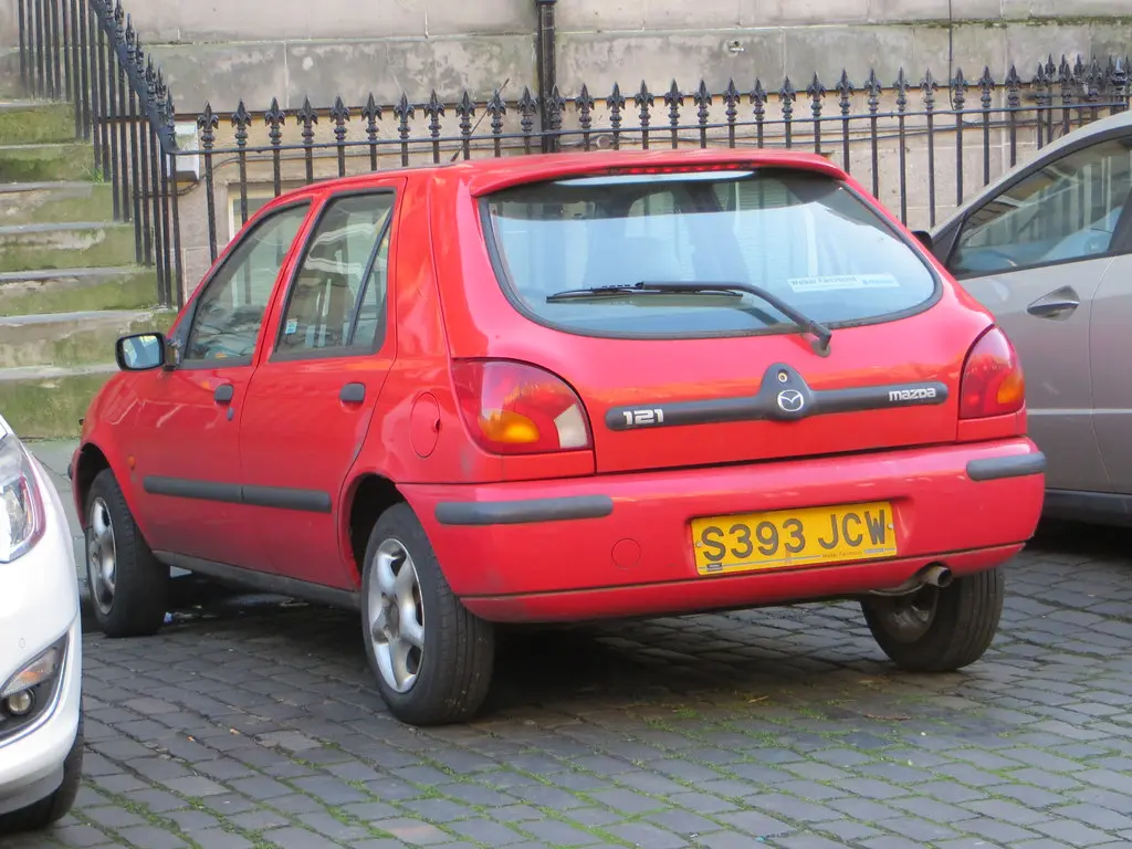Mazda 121 121 1.3 2
