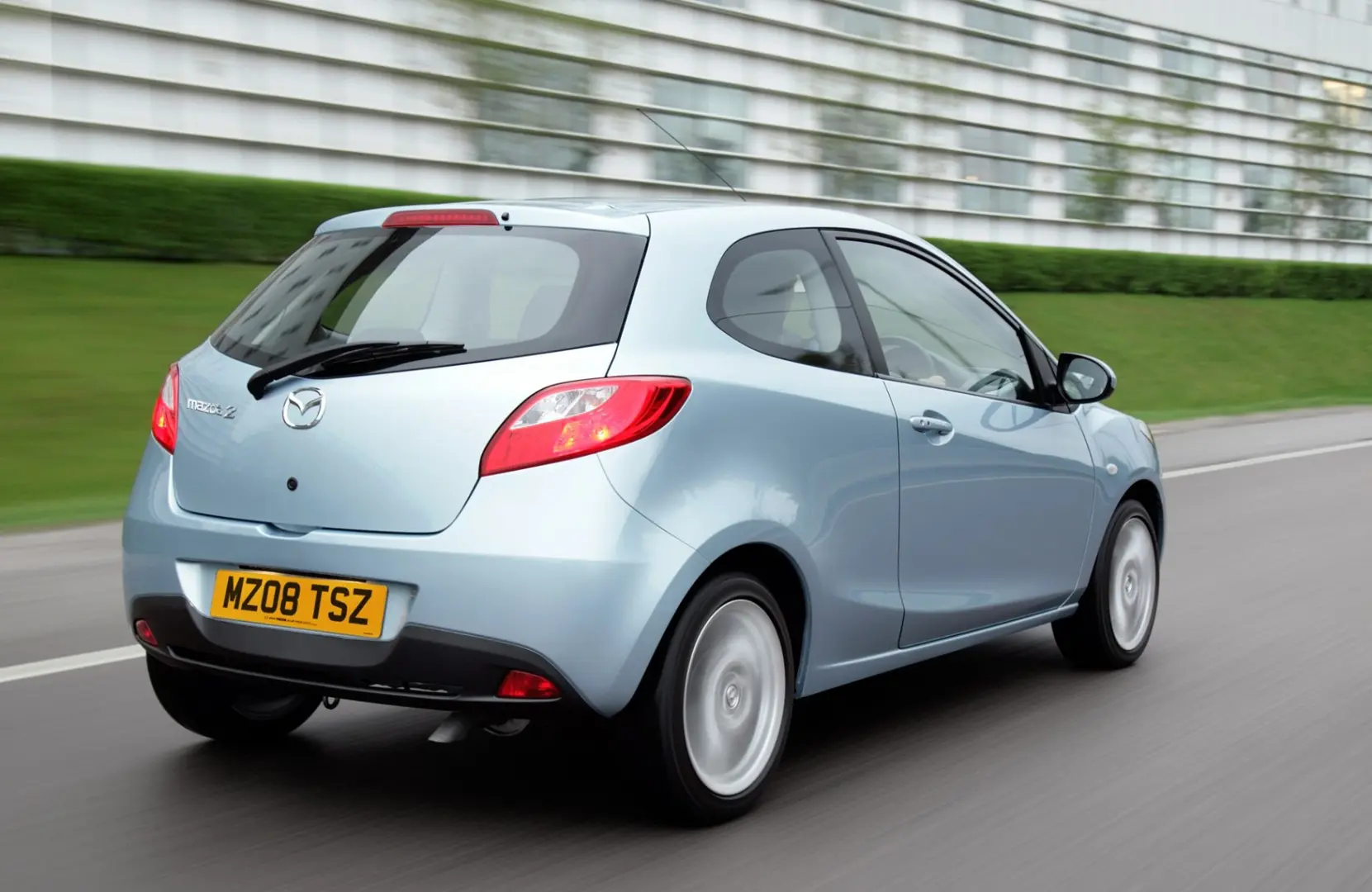 Mazda 2 2 1.3 High 4