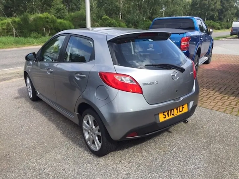Mazda 2 2 1.5i Go 5