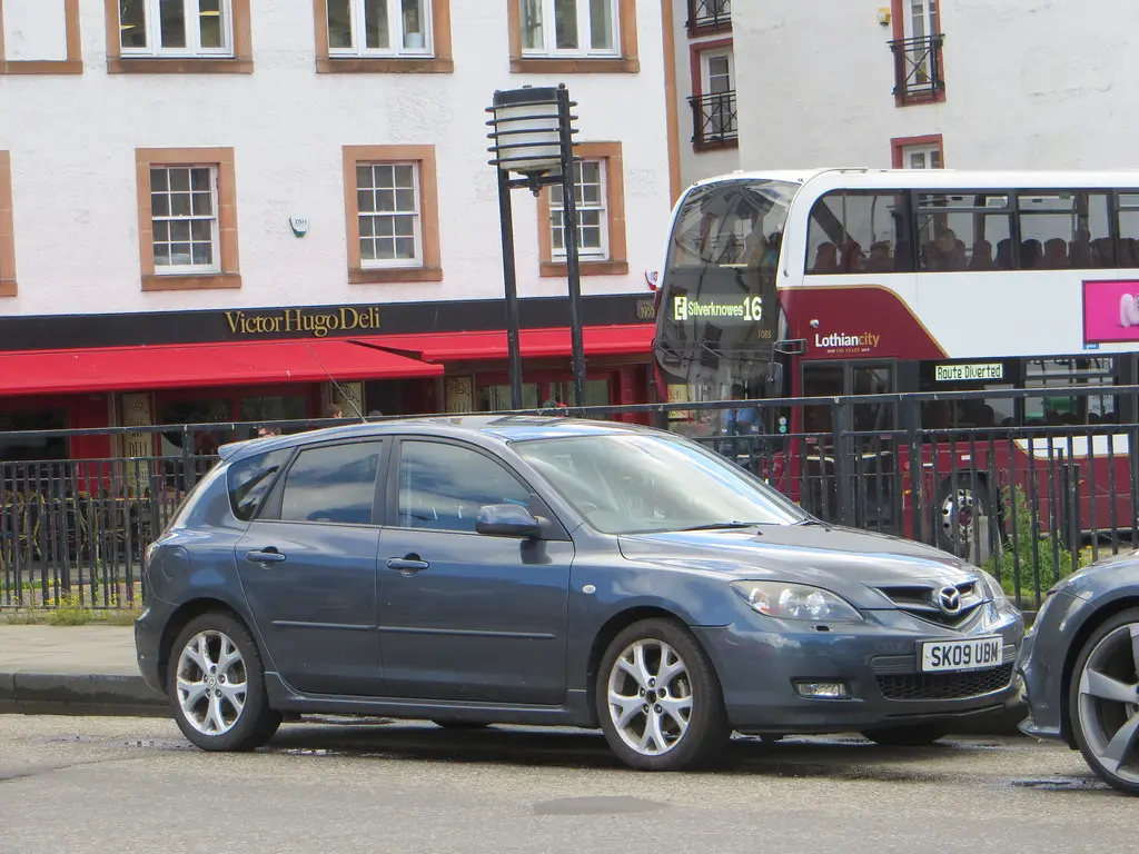 Mazda 3 3 1.6 Impressive 2