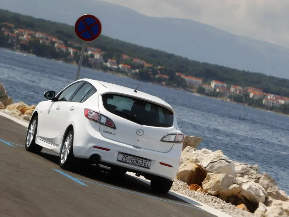 Mazda 3 3 1.6 Mirai 3