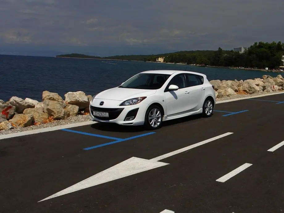 Mazda 3 3 1.6 Mirai 4