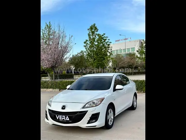 Mazda 3 3 1.6 Touring 2