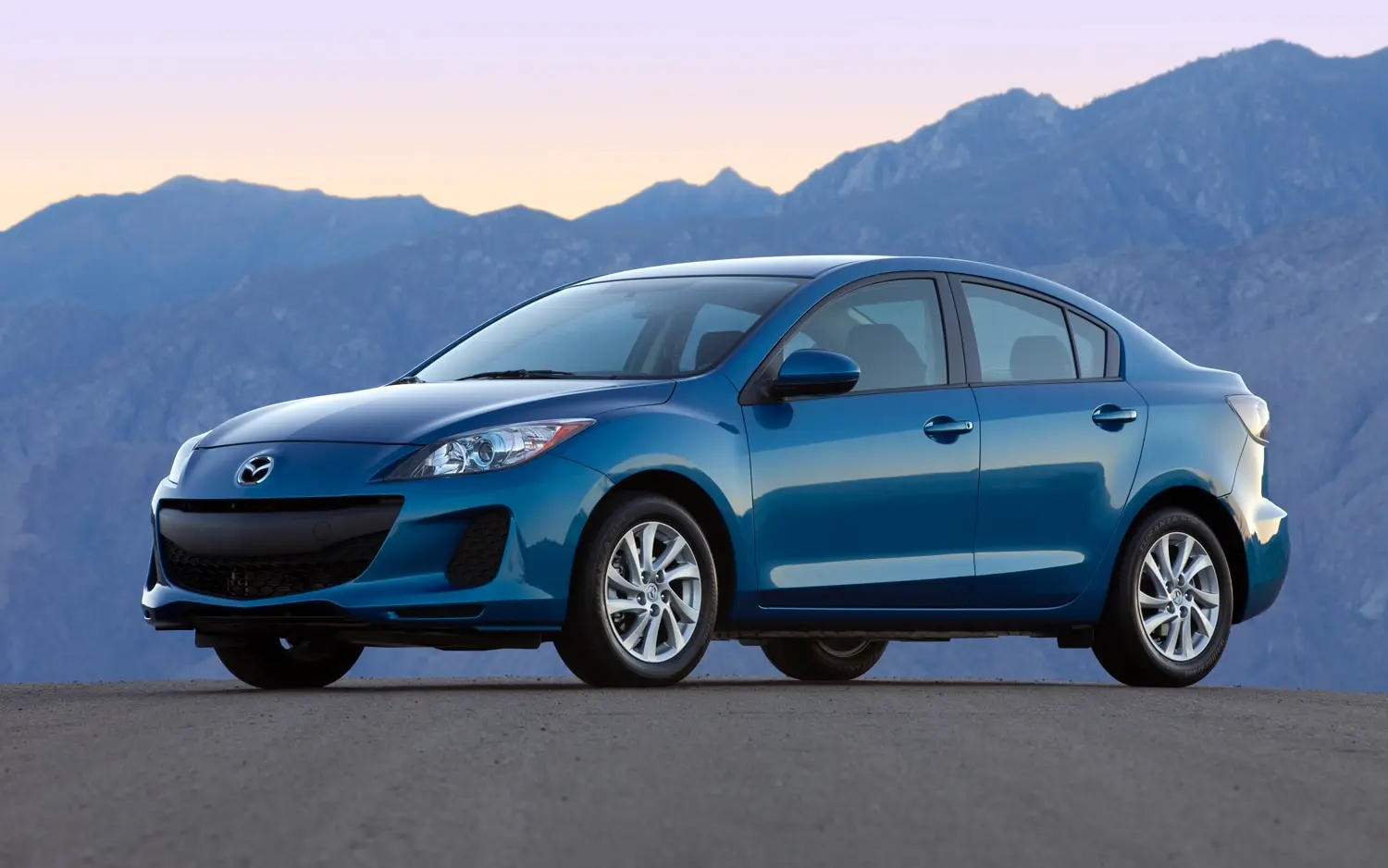 Mazda 3 3 1.6 Touring 4