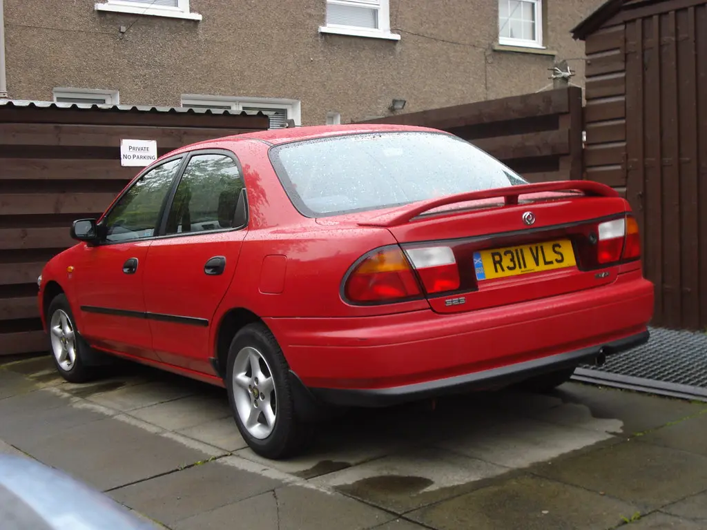 Mazda 323 323 1.5 4