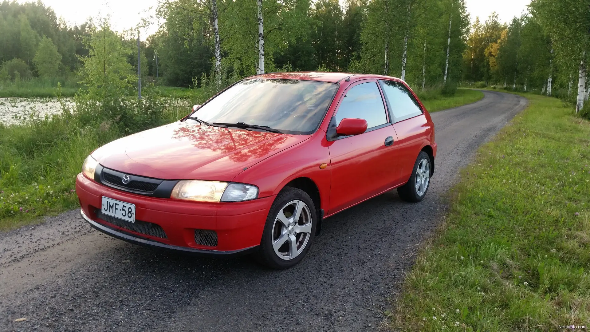 Mazda 323 323 1.3 CE 6
