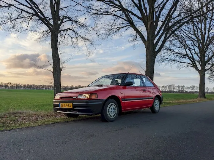 Mazda 323 323 1.3i 3