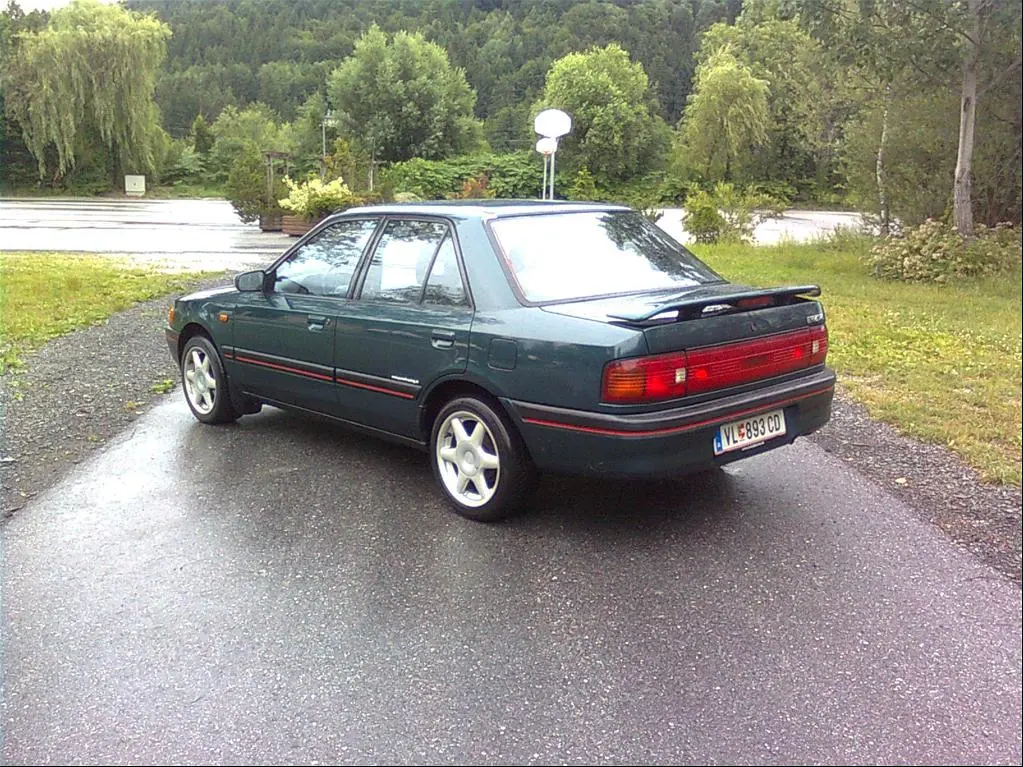 Mazda 323 323 1.5i GL 4