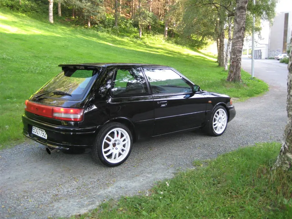 Mazda 323 323 1.3i Pro 2