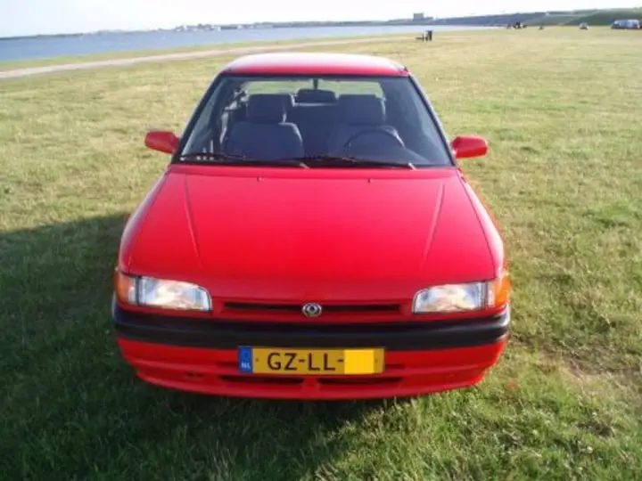 Mazda 323 323 1.3i Pro 5