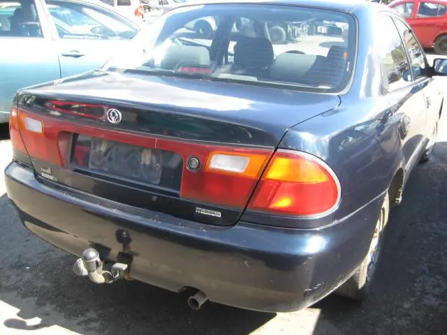Mazda 323 323 1.5i 2
