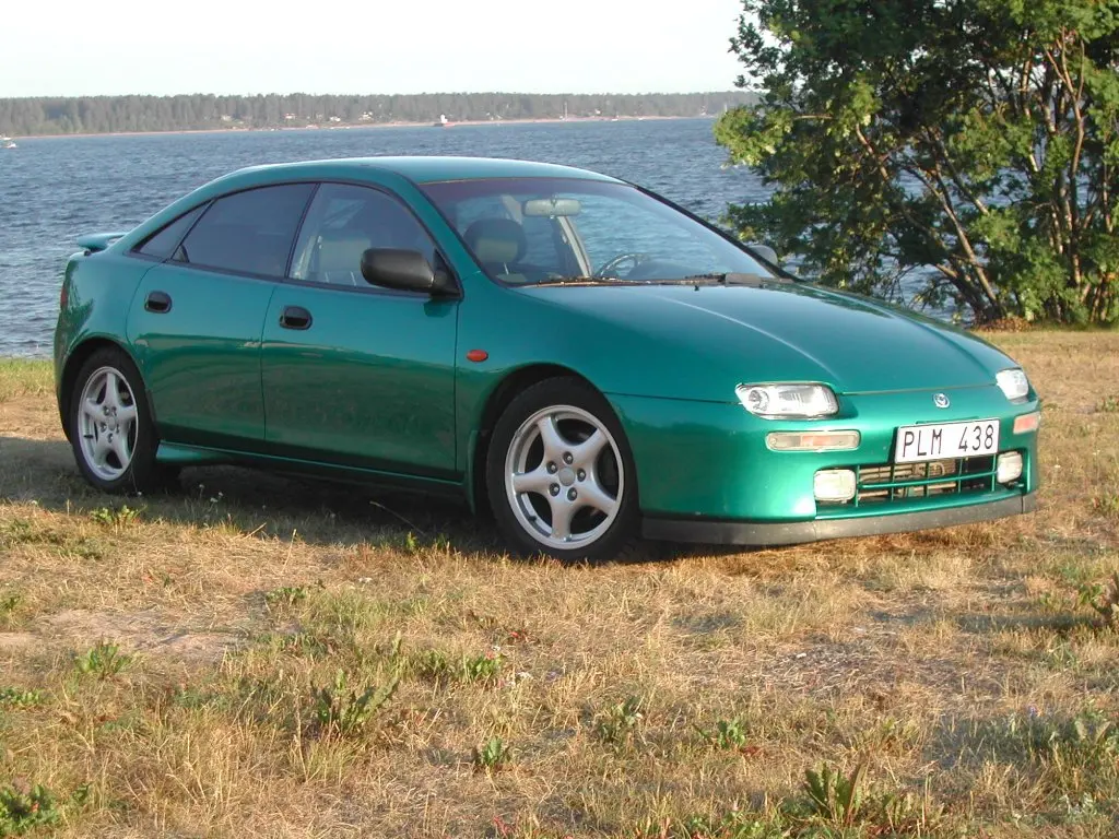 Mazda 323 323 1.5i 7