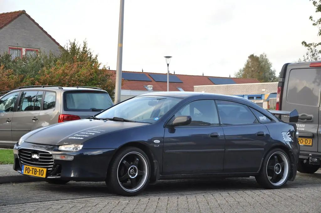 Mazda 323 323 1.5i 5