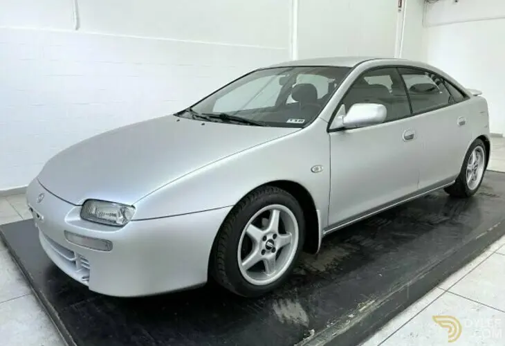 Mazda 323 323 1.5i 6