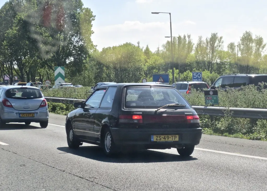 Mazda 323 323 1.6i 4