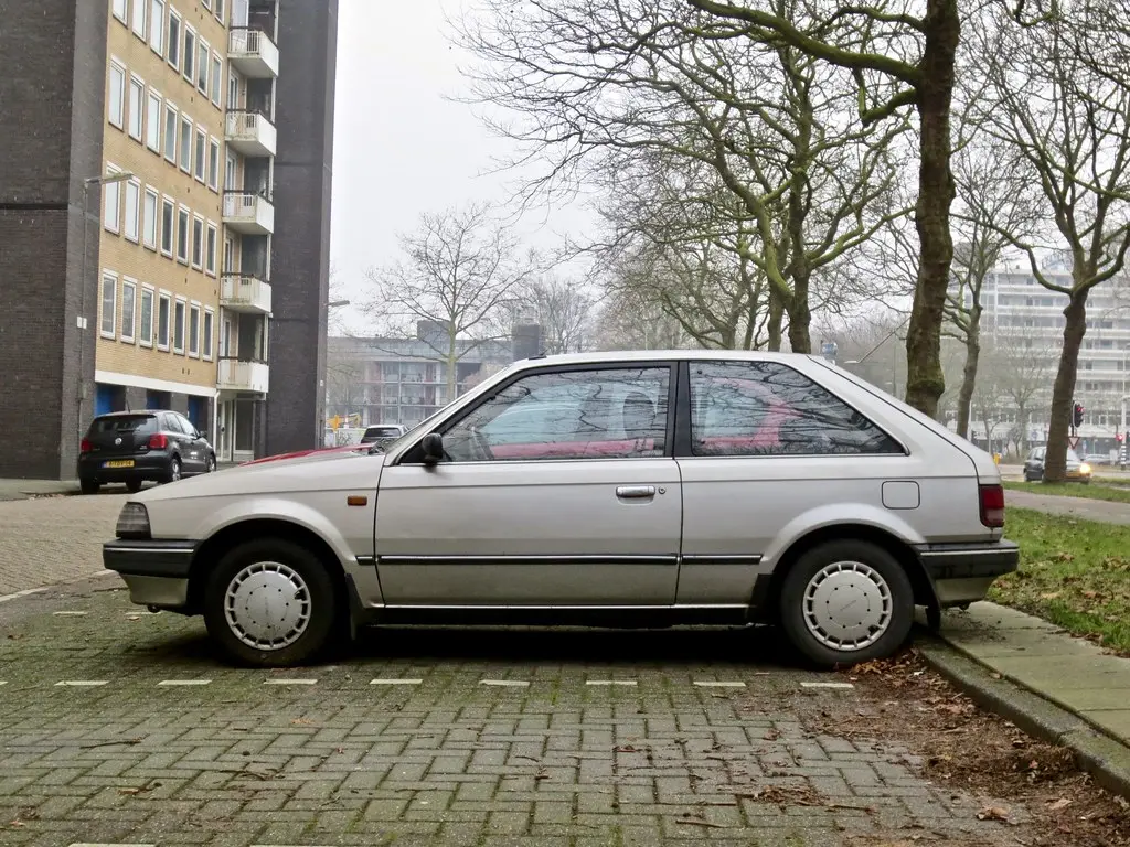 Mazda 323 323 1.7 D 0