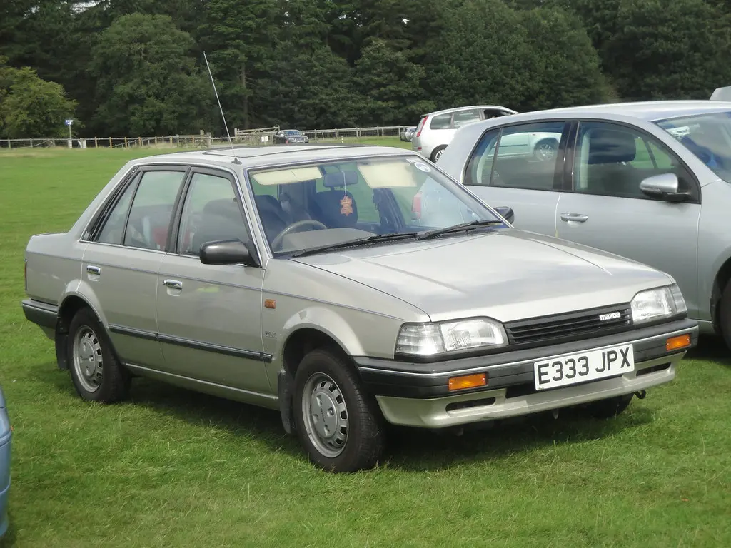 Mazda 323 323 1.7 D 5