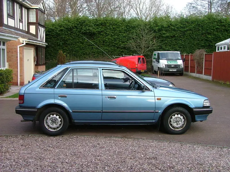 Mazda 323 323 1.7 D 6