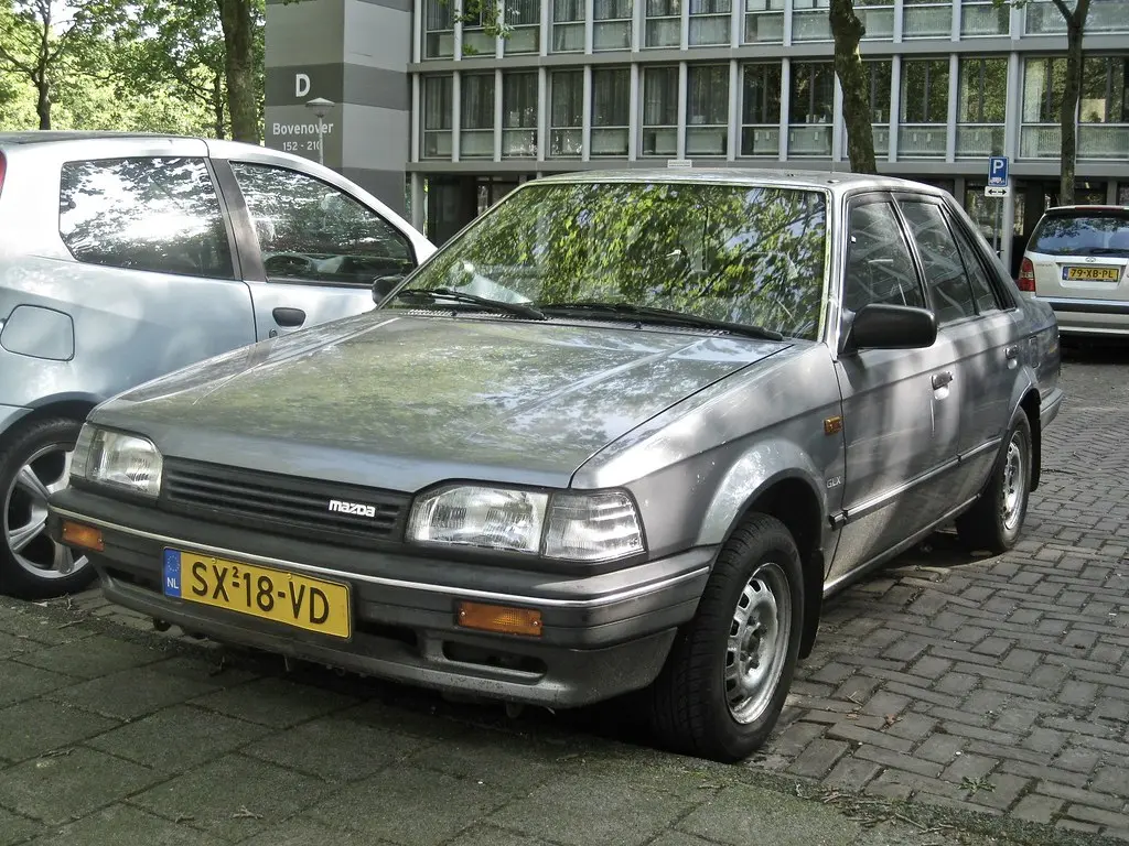 Mazda 323 323 1.7 D 7
